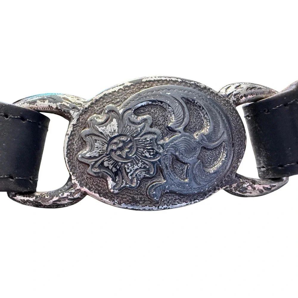 Vintage 1995 Western Leather‎ Harness Floral Engraved Silver Buckle Concho Belt